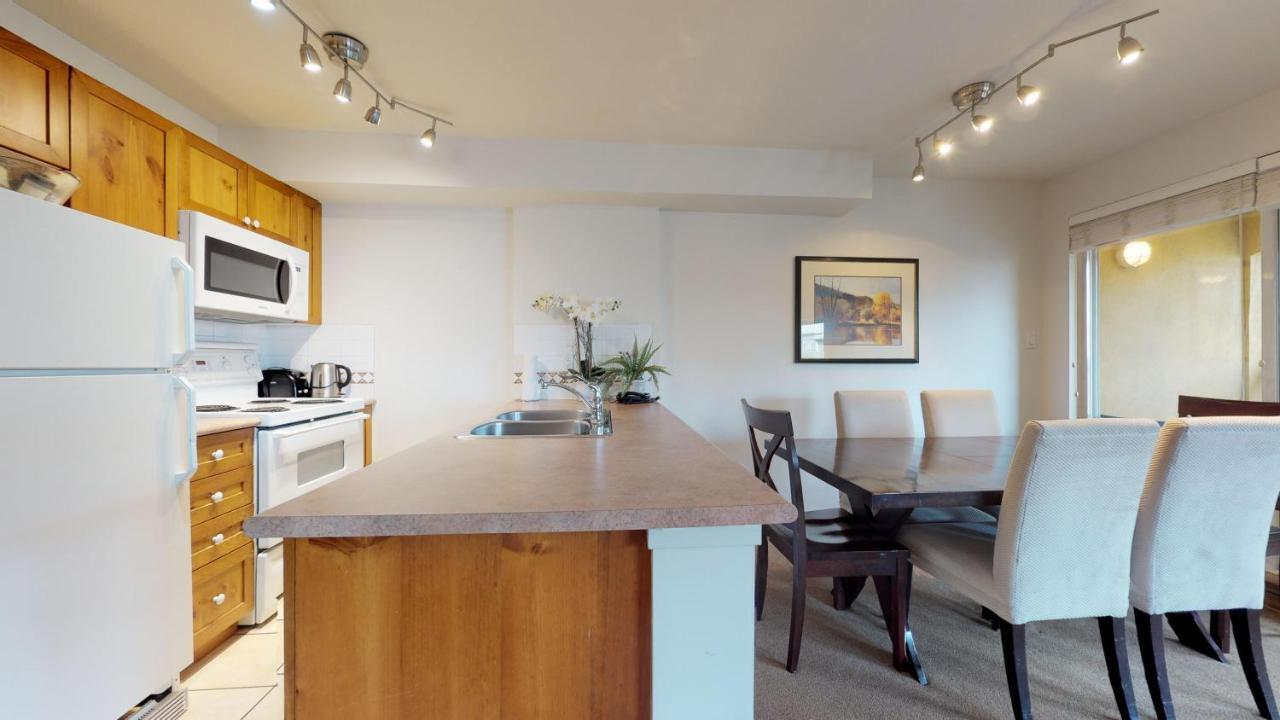 Whistler Blackcomb Vacation Rentals - Village North Екстериор снимка